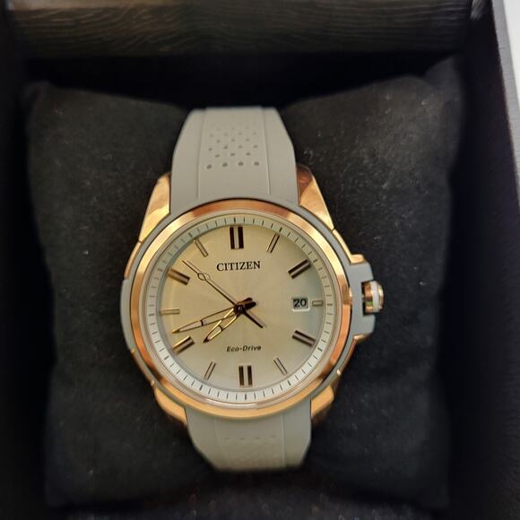 Citizen Weekender Pink Gold-Tone Stainless Steel Ladies Watch Eco-Drive NEW - Picture 3 of 6